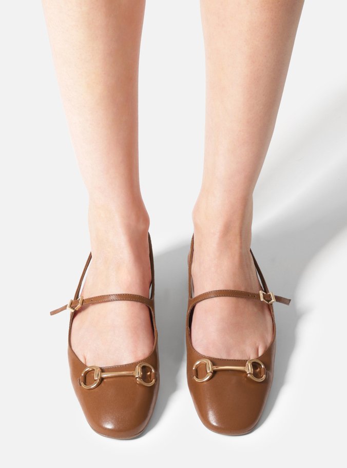 Sapatilha Marrom Couro Bico Redondo Bridão Slingback