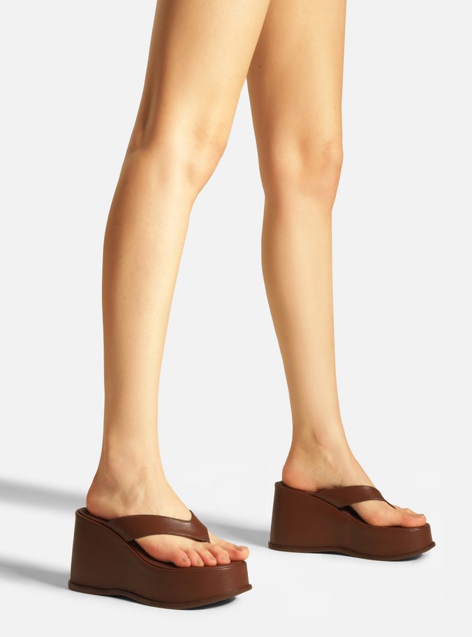 Tamanco Marrom Couro Plataforma Thong