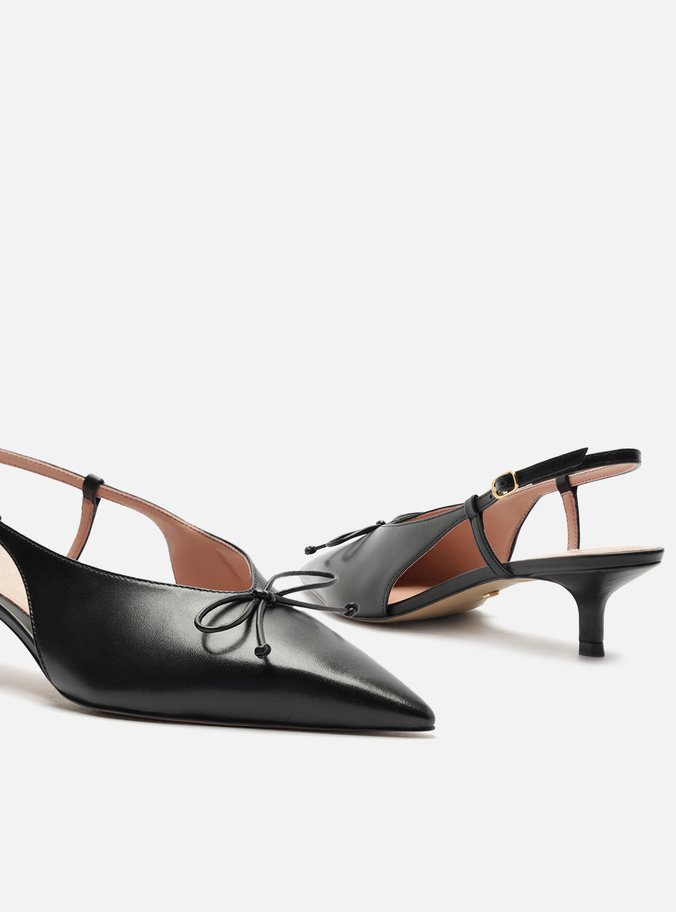 Scarpin Preto Couro Bico Fino Slingback Laço