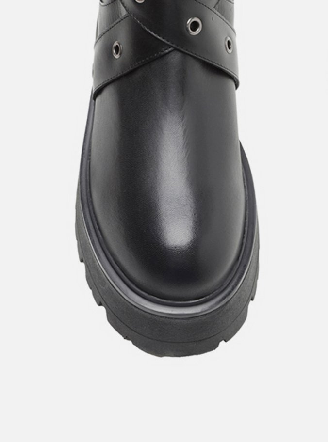 Bota Preta Couro Cano Médio Tratorada Fivela