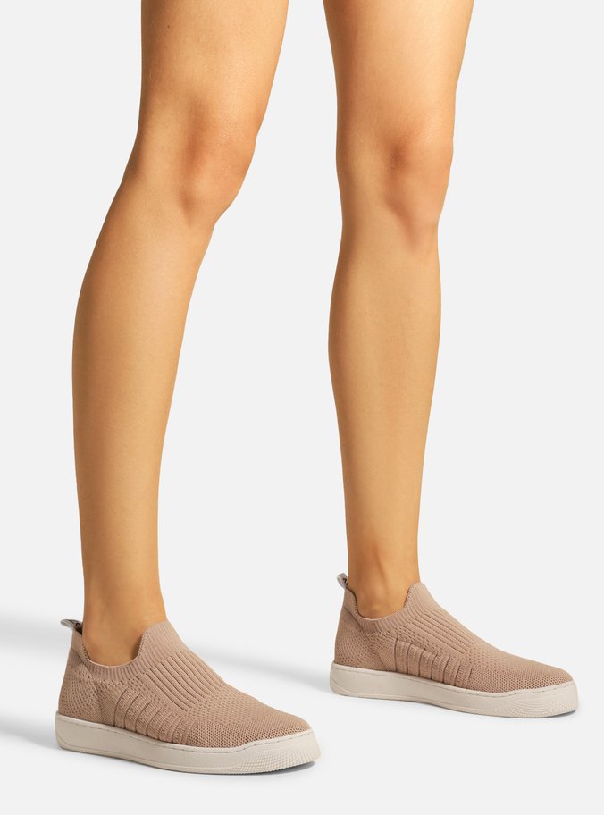 Tênis Slip On Nude Knit Bico Redondo