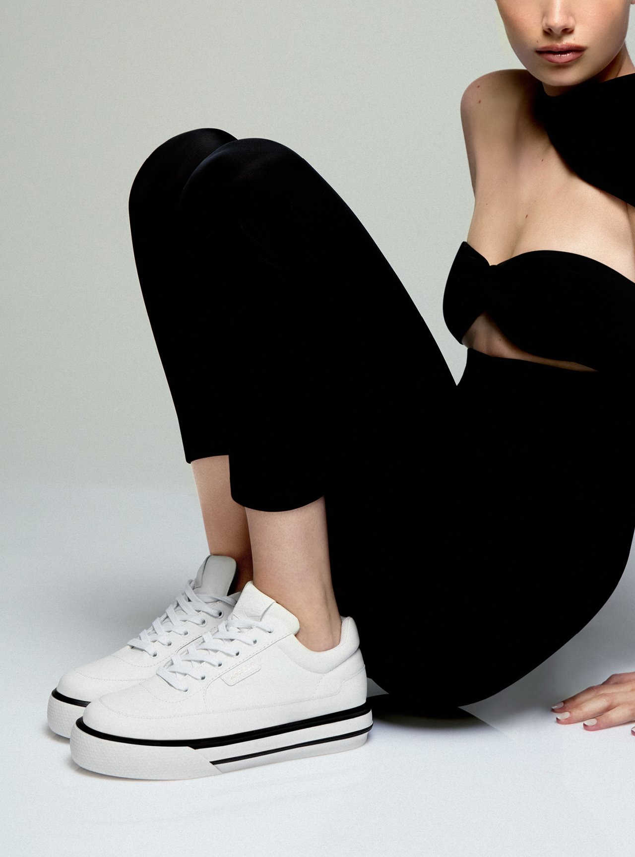 Tênis Branco Couro Flatform Preto — foto 7