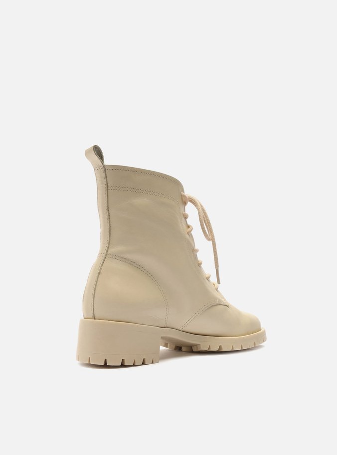 Coturno Off-White Couro Tratorado Básico