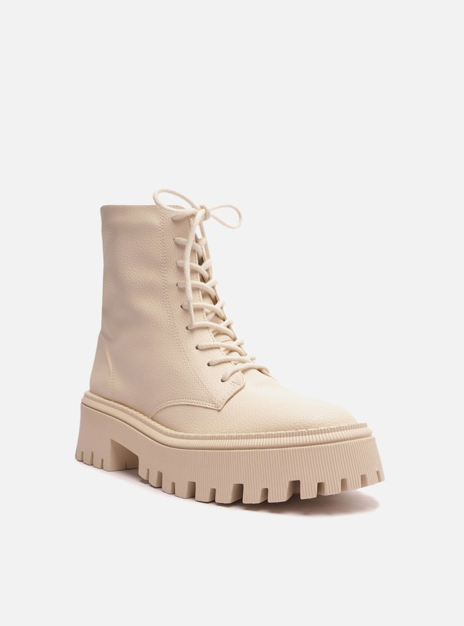 Coturno Off-White Cano Médio Sola Tratorada