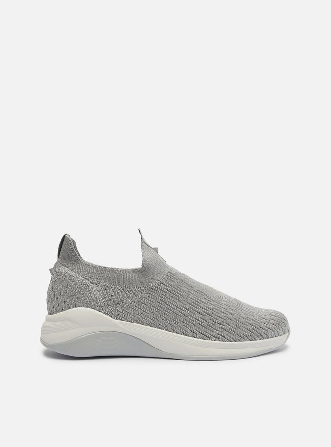 Tênis Slip On Prata Knit Bico Redondo Básico