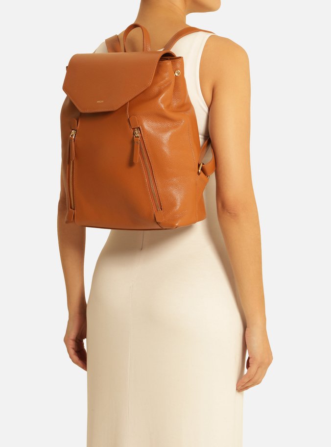 Mochila Marrom Cúrcuma Couro Grande Bolsos
