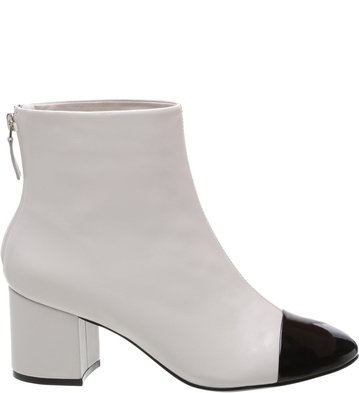 Bota Couro Biqueira Verniz Branca