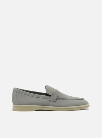 Mocassim Cinza Nobuck Salto Baixo
