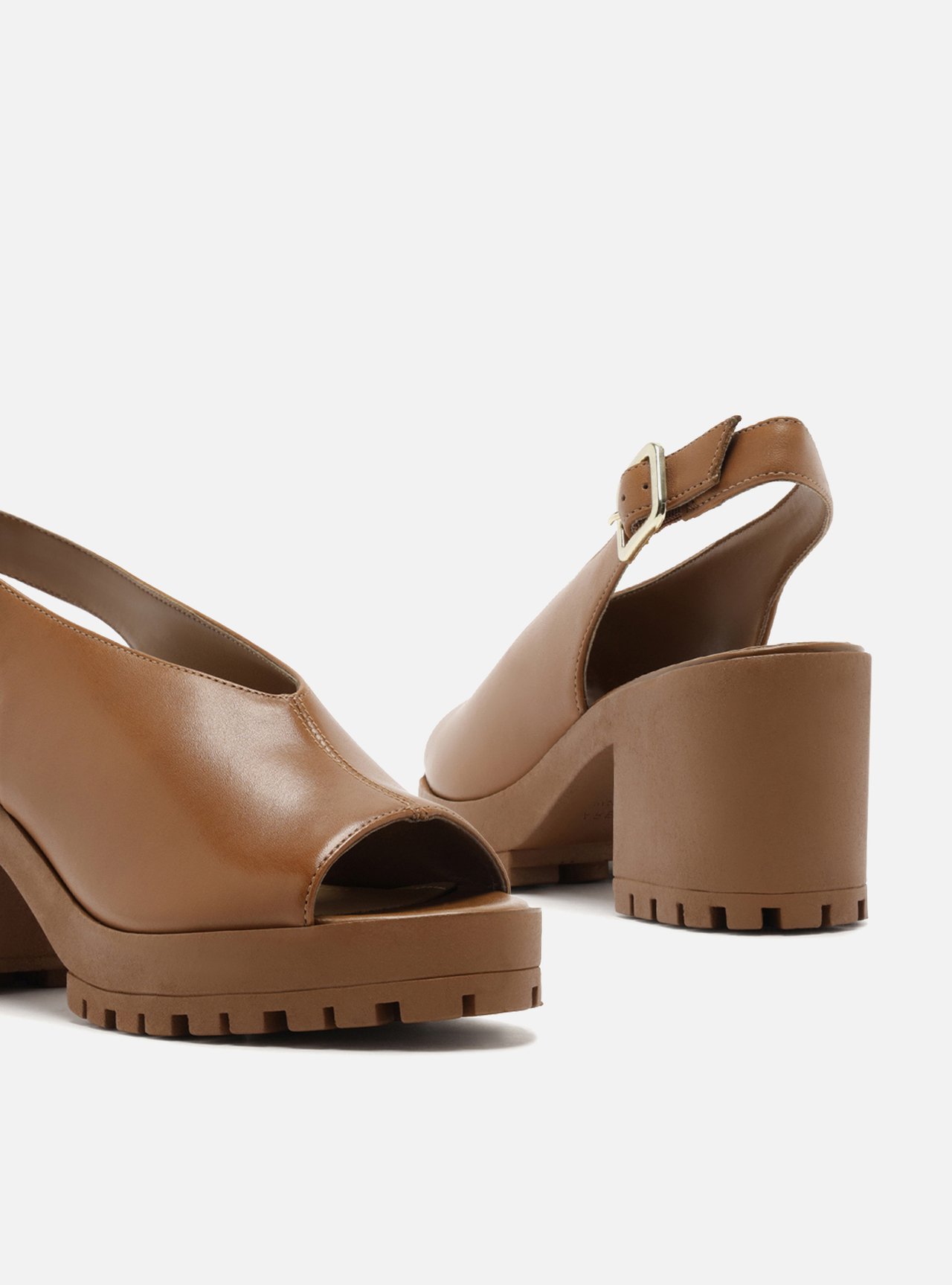 Sandália Marrom Couro Salto Tratorado Slingback — foto 4