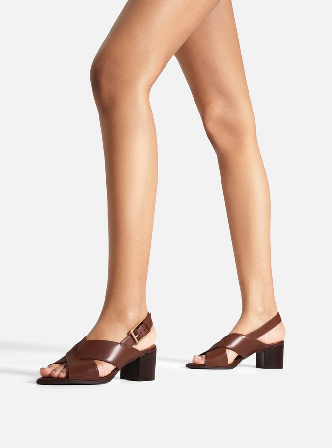 Sandália Marrom Couro Salto Médio Bloco Tiras Cruzadas