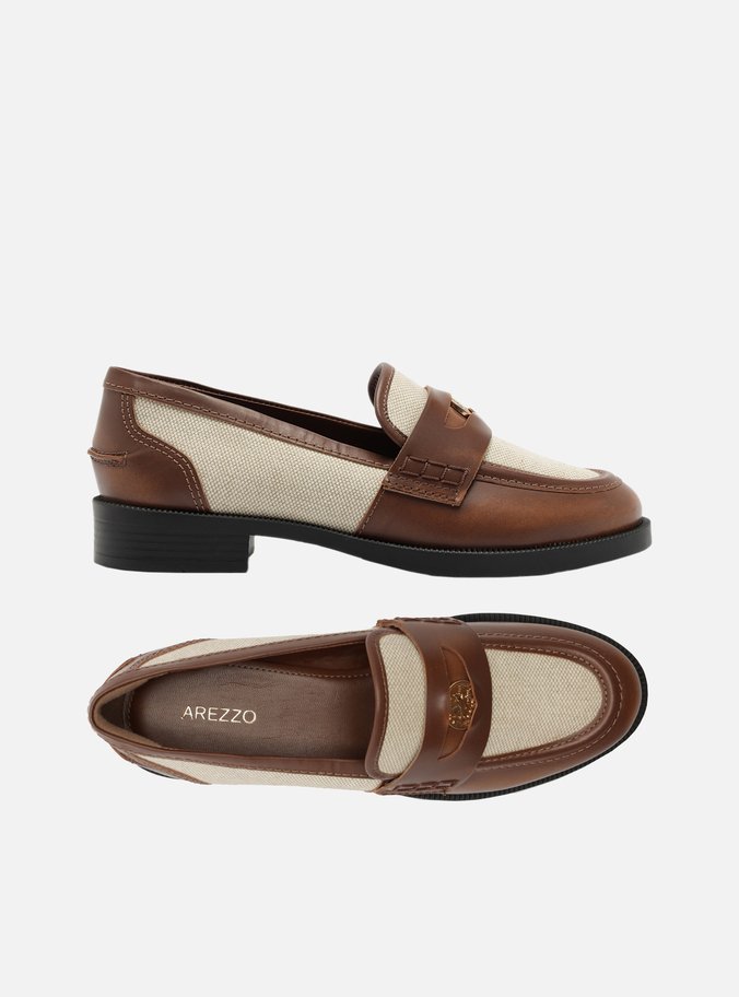 Mocassim Marrom Bimaterial Bico Redondo Medalha