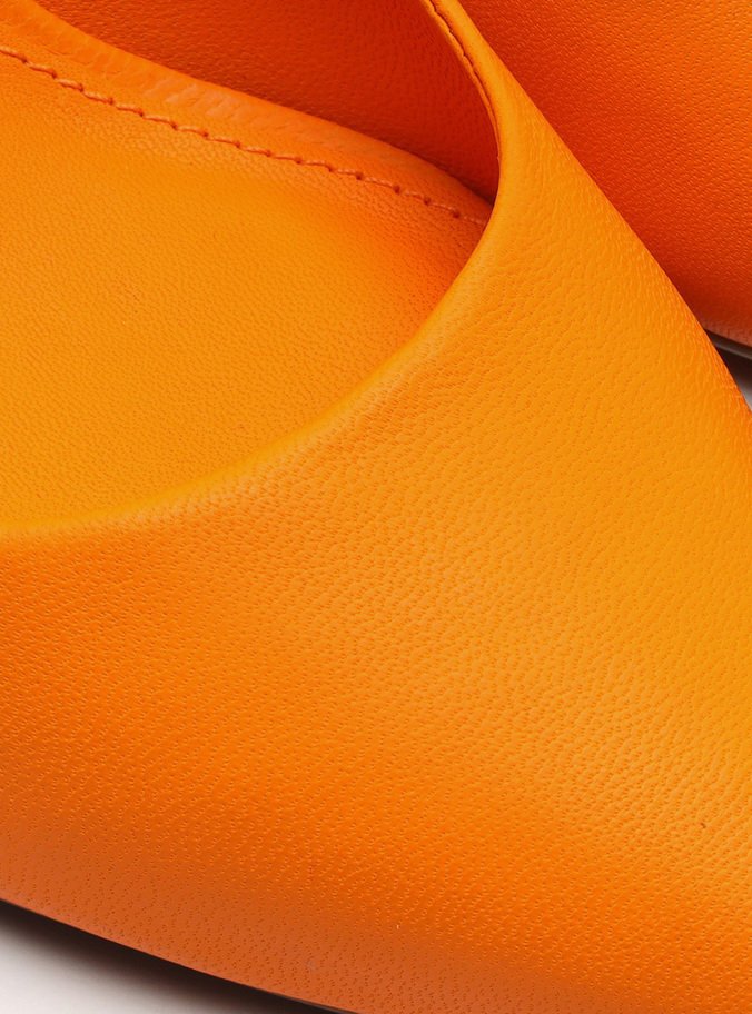 Scarpin Laranja Couro Salto Fino Monocromático