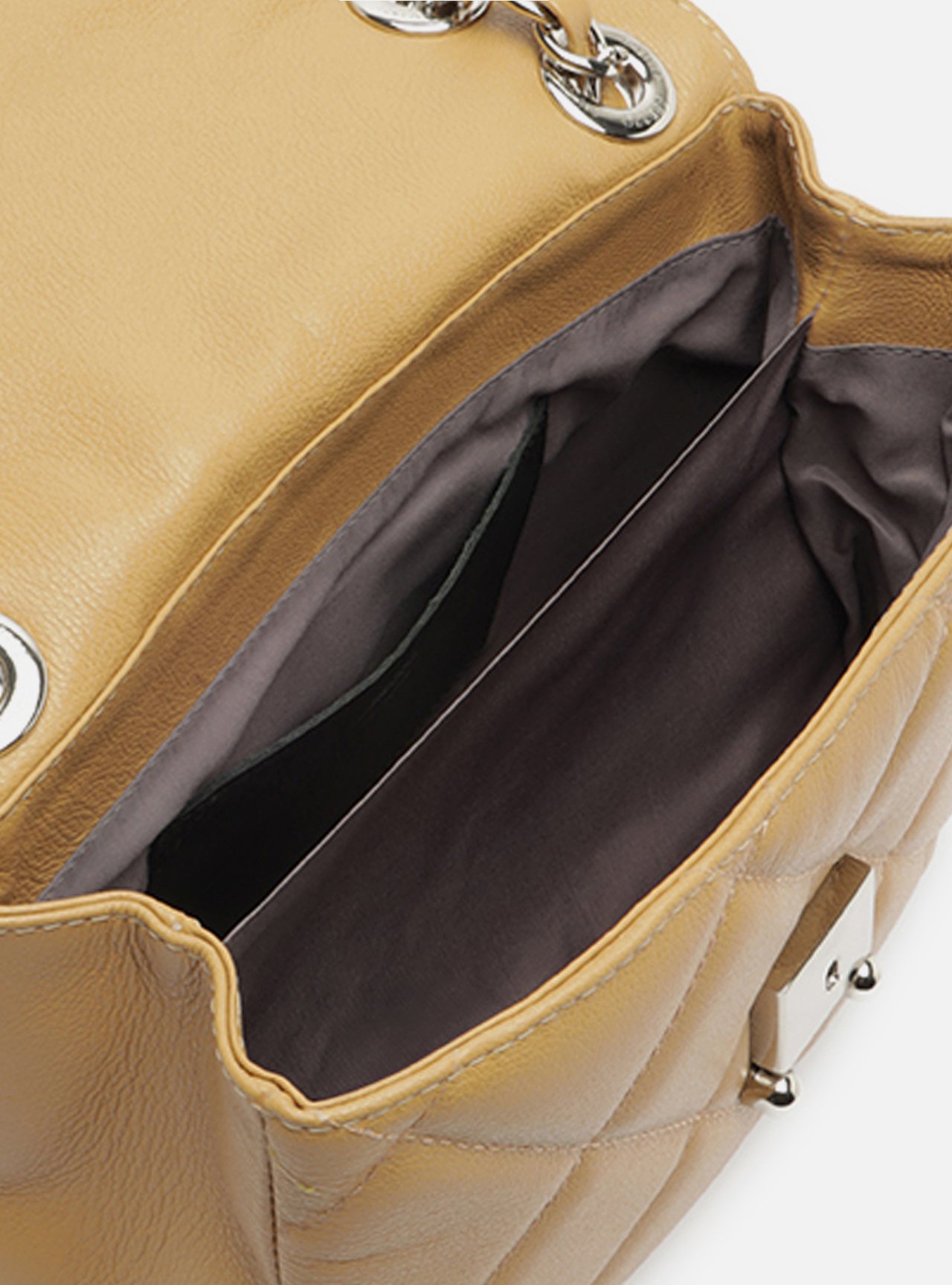 Bolsa Tiracolo Marrom Couro Média Matelassê — foto 4