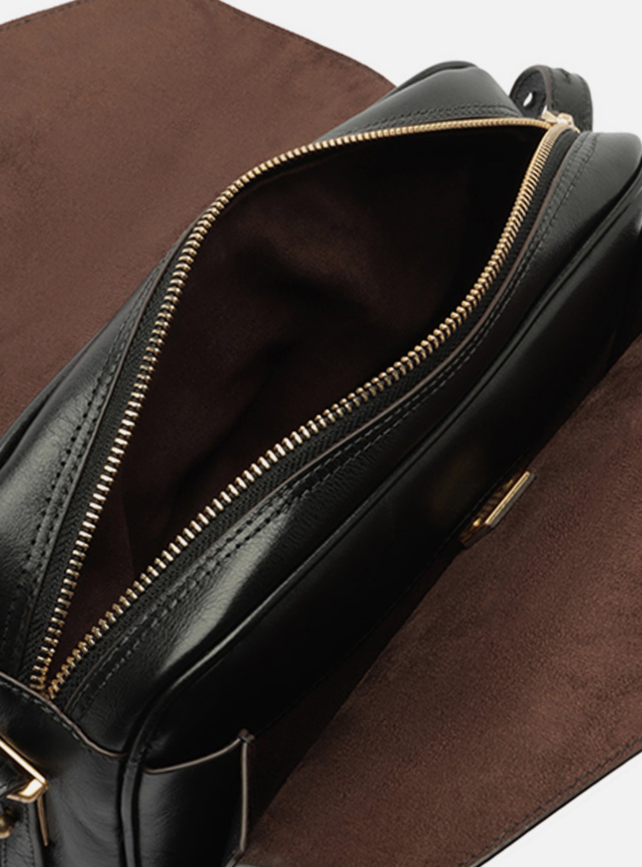Bolsa Tiracolo Preta Couro Média Fecho Dourado — foto 4