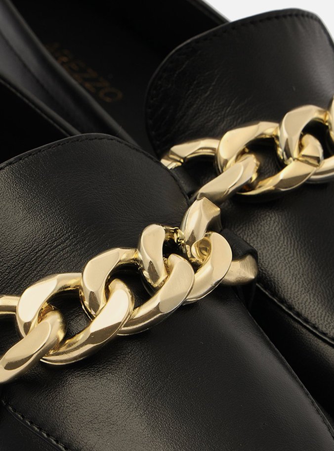 Mocassim Preto Couro Bico Redondo Corrente