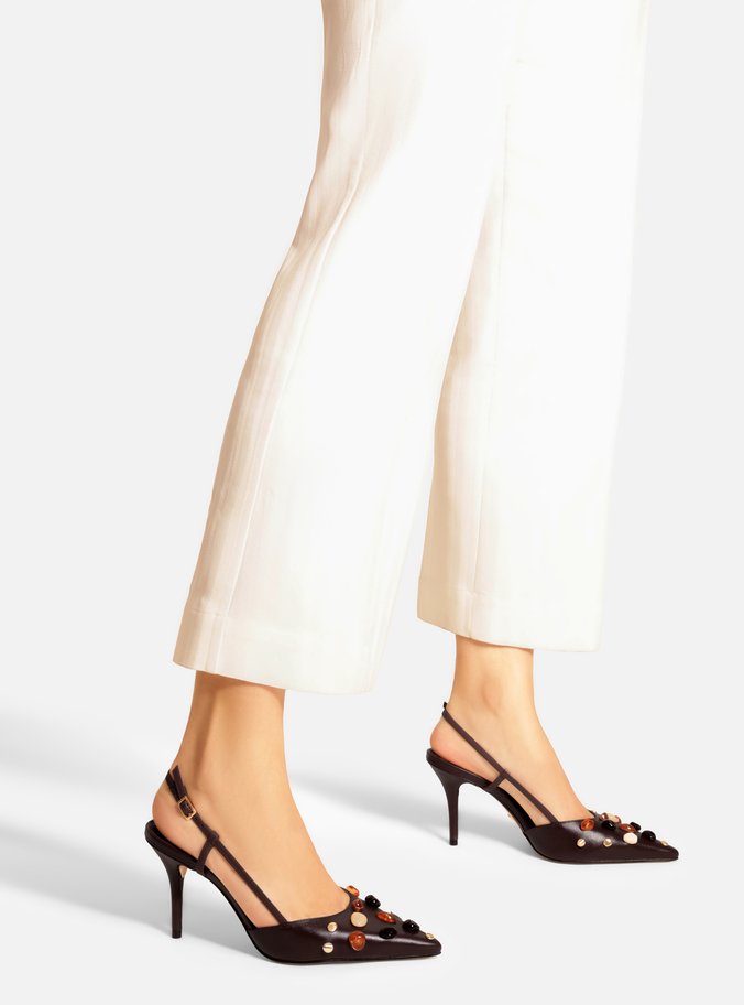 Scarpin Marrom Couro Salto Fino Slingback Pedras