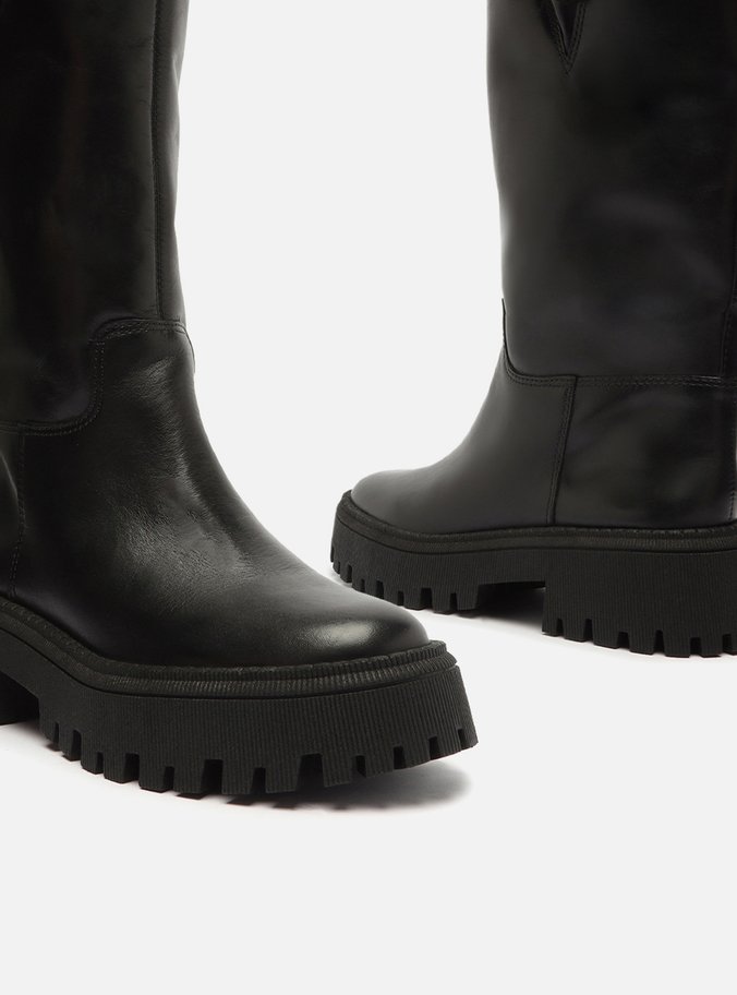 Bota Preta Couro Cano Longo Tratorada