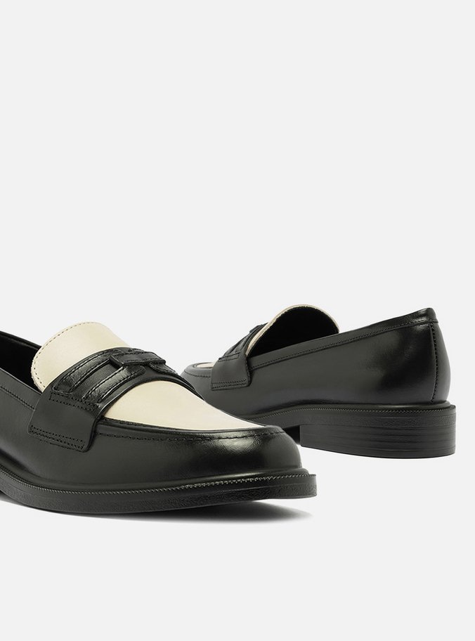 Mocassim Preto Couro Tira Branco