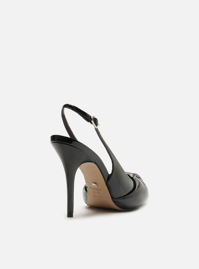 Scarpin Preto Verniz Slingback Puffer