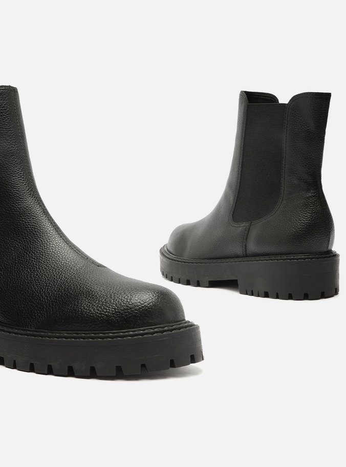 Bota Preta Cano Médio Tratorada Elástico Chelsea