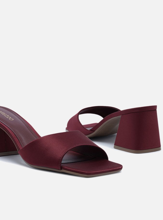 Mule Vermelho Cetim Salto Médio Bloco