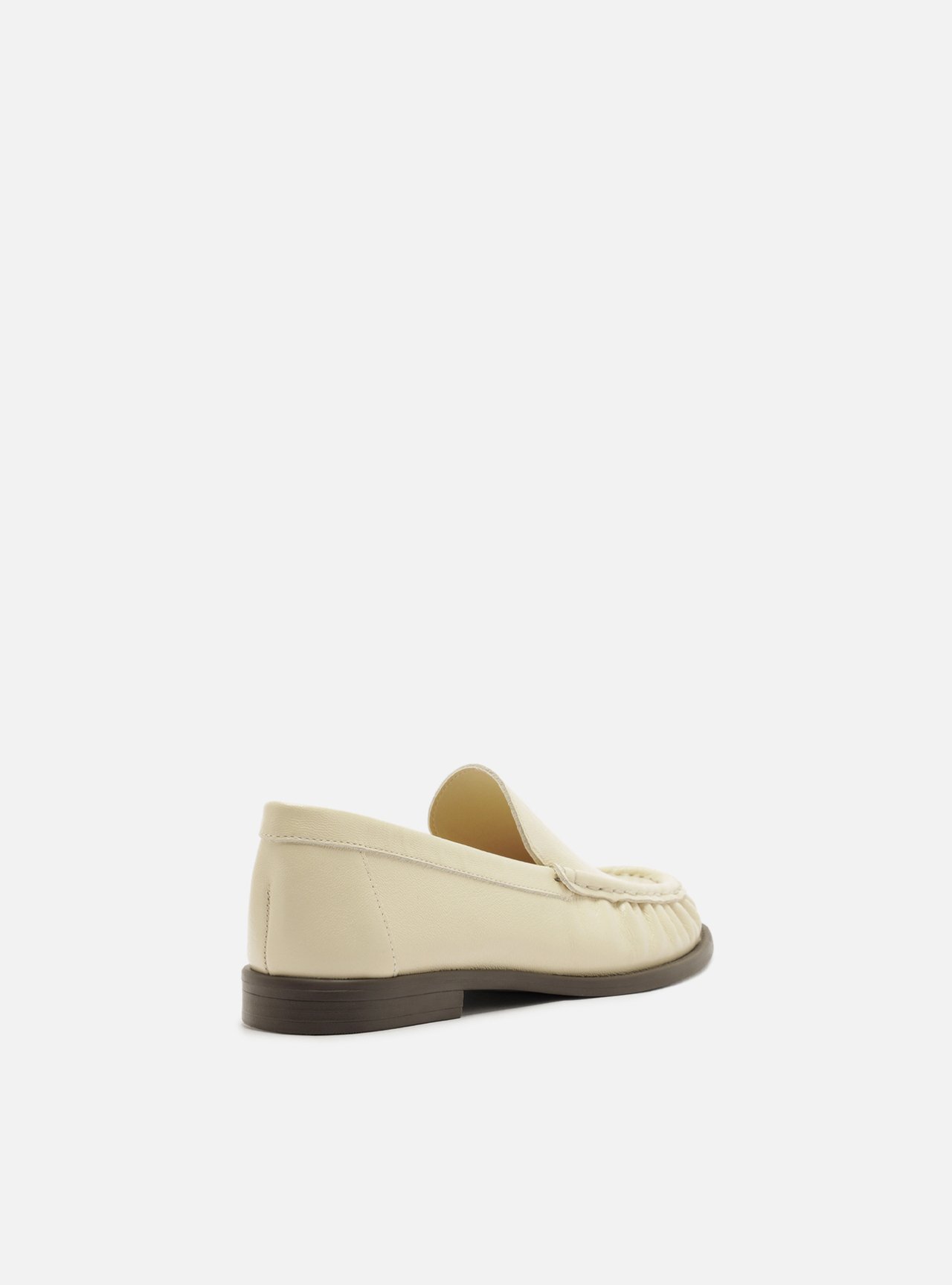Mocassim Off White Couro Bico Redondo Costura — foto 3