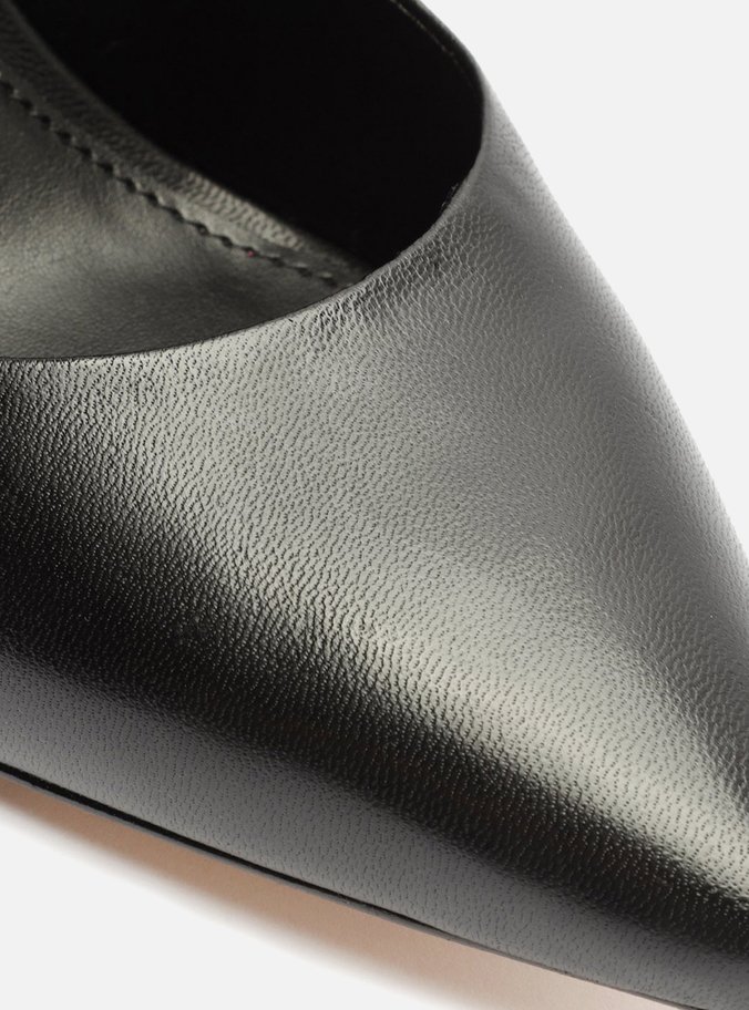Scarpin Preto Couro Salto Taça Slingback