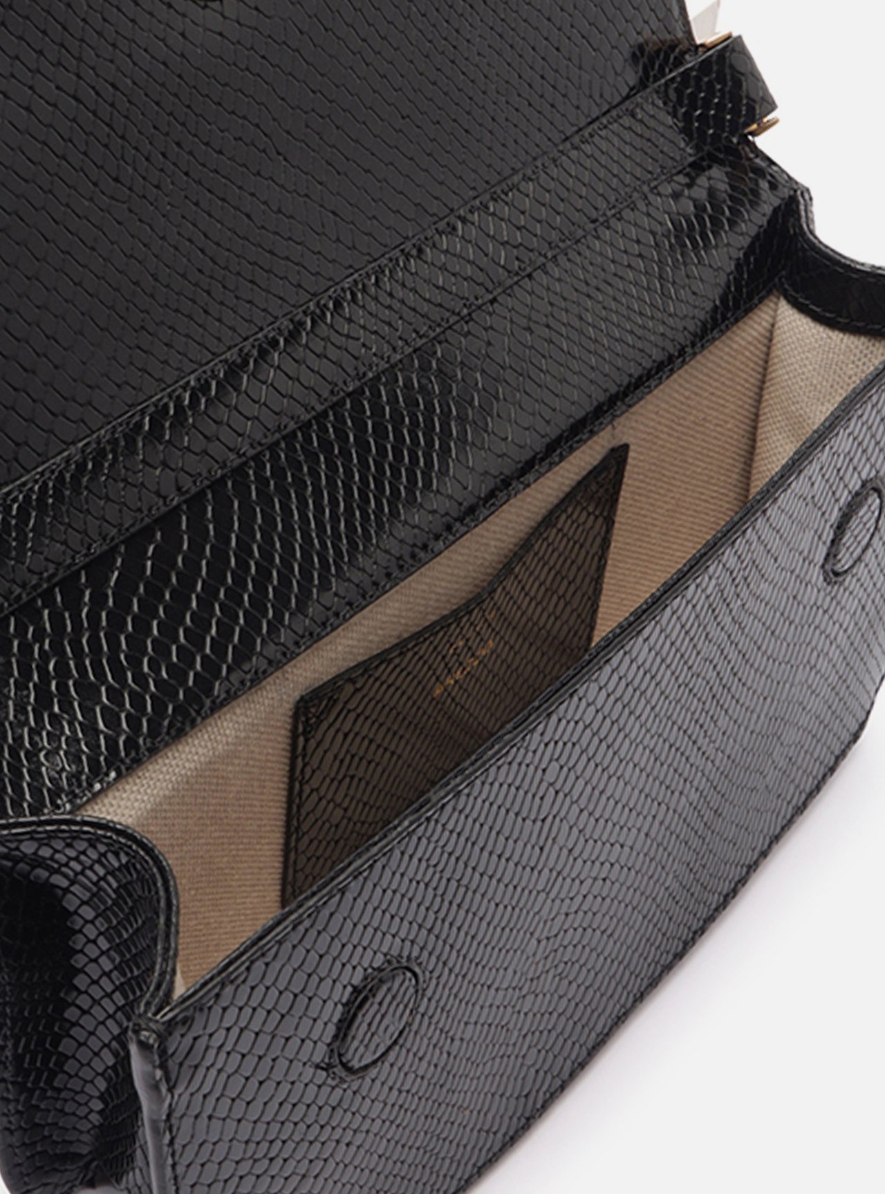 Bolsa Média Preta Couro Fecho Metálico Corrente — foto 4