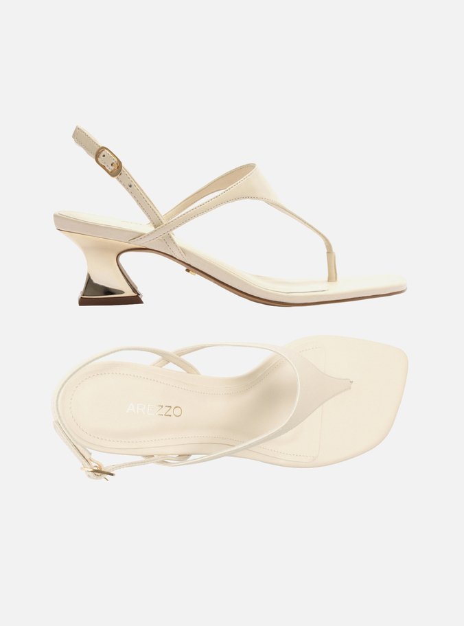 Sandália Off-White Salto Médio