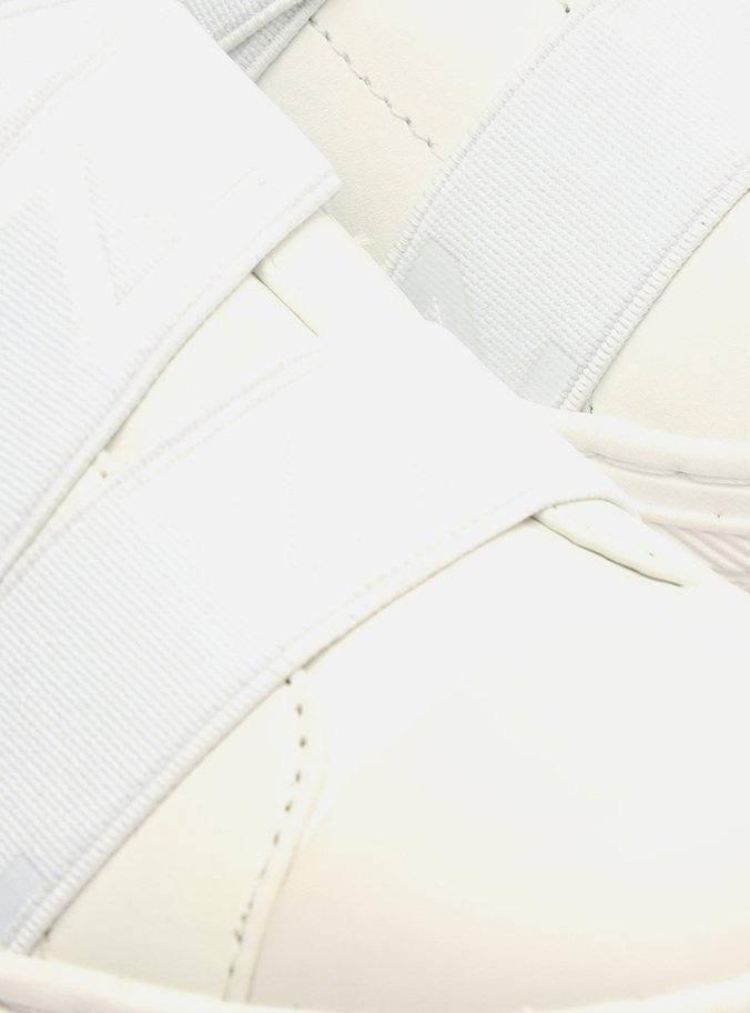 Slip On Branco Couro Flatform Elásticos