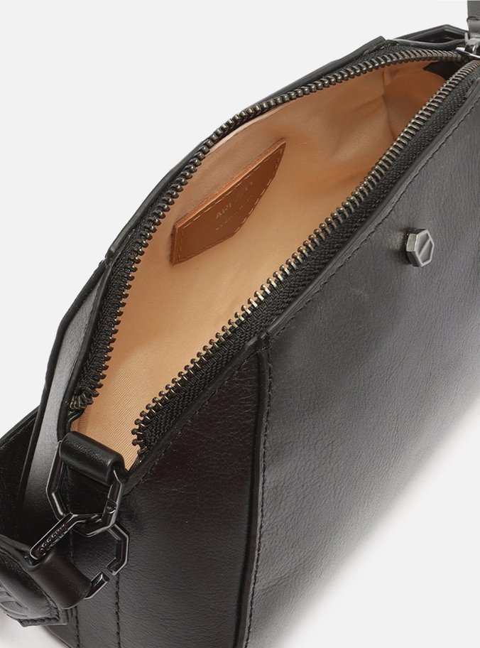 Bolsa Tiracolo Preta Couro Sporty Club Pequena