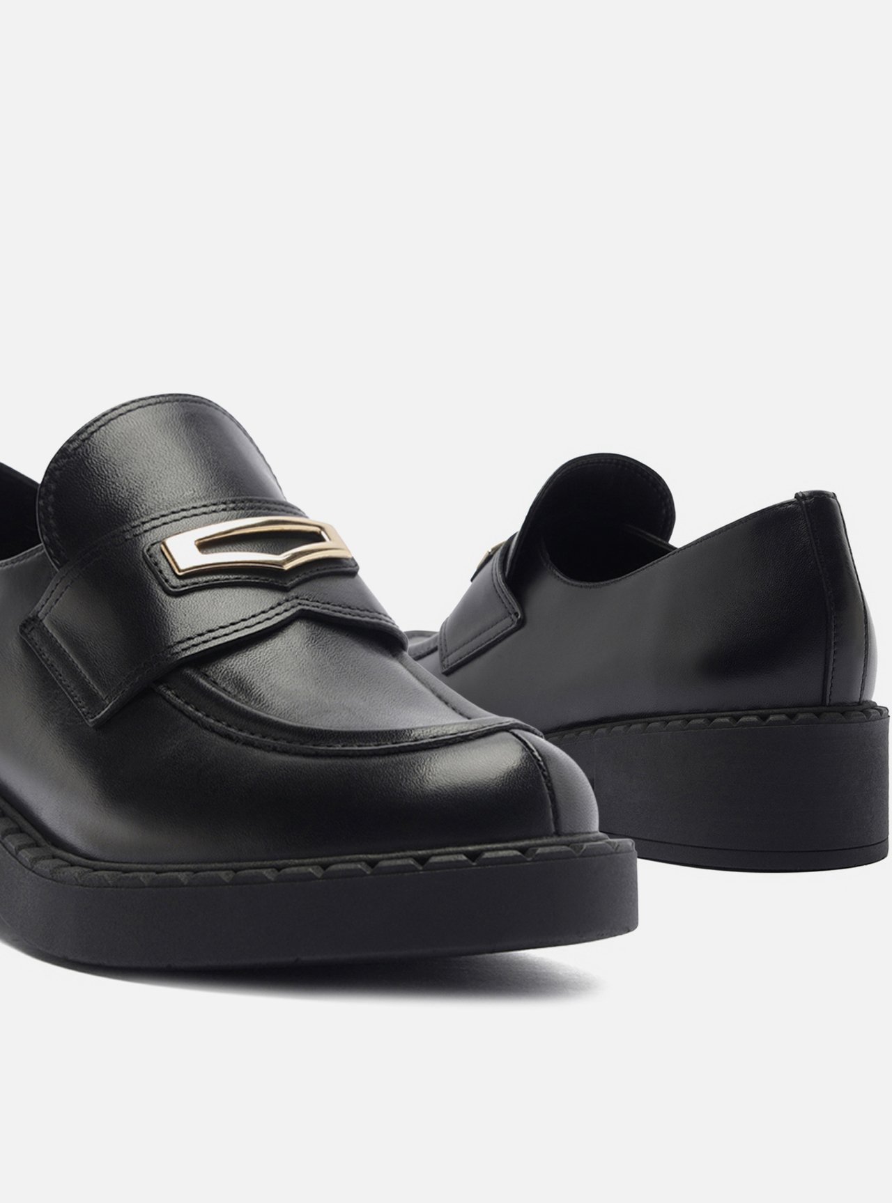 Mocassim Preto Couro Salto Bloco Metal — foto 4