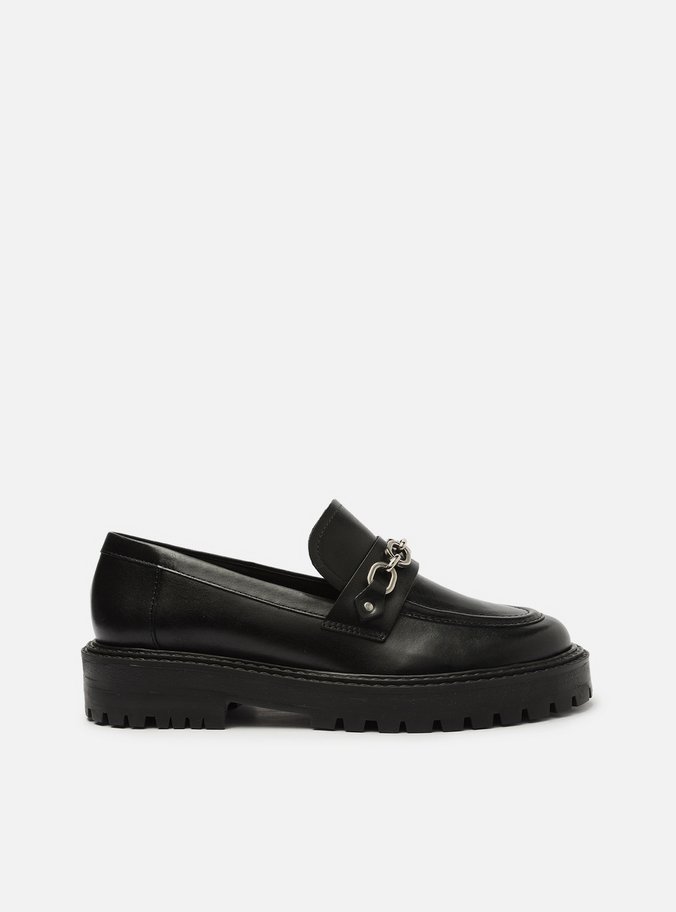 Mocassim Preto Couro Tratorado Corrente Metal
