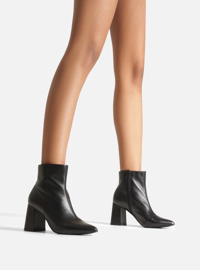 Bota Preta Couro Cano Curto Salto Médio Básica