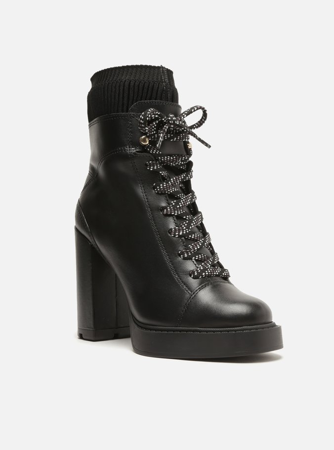 Bota Preta Couro Cano Curto Amarra o Knit