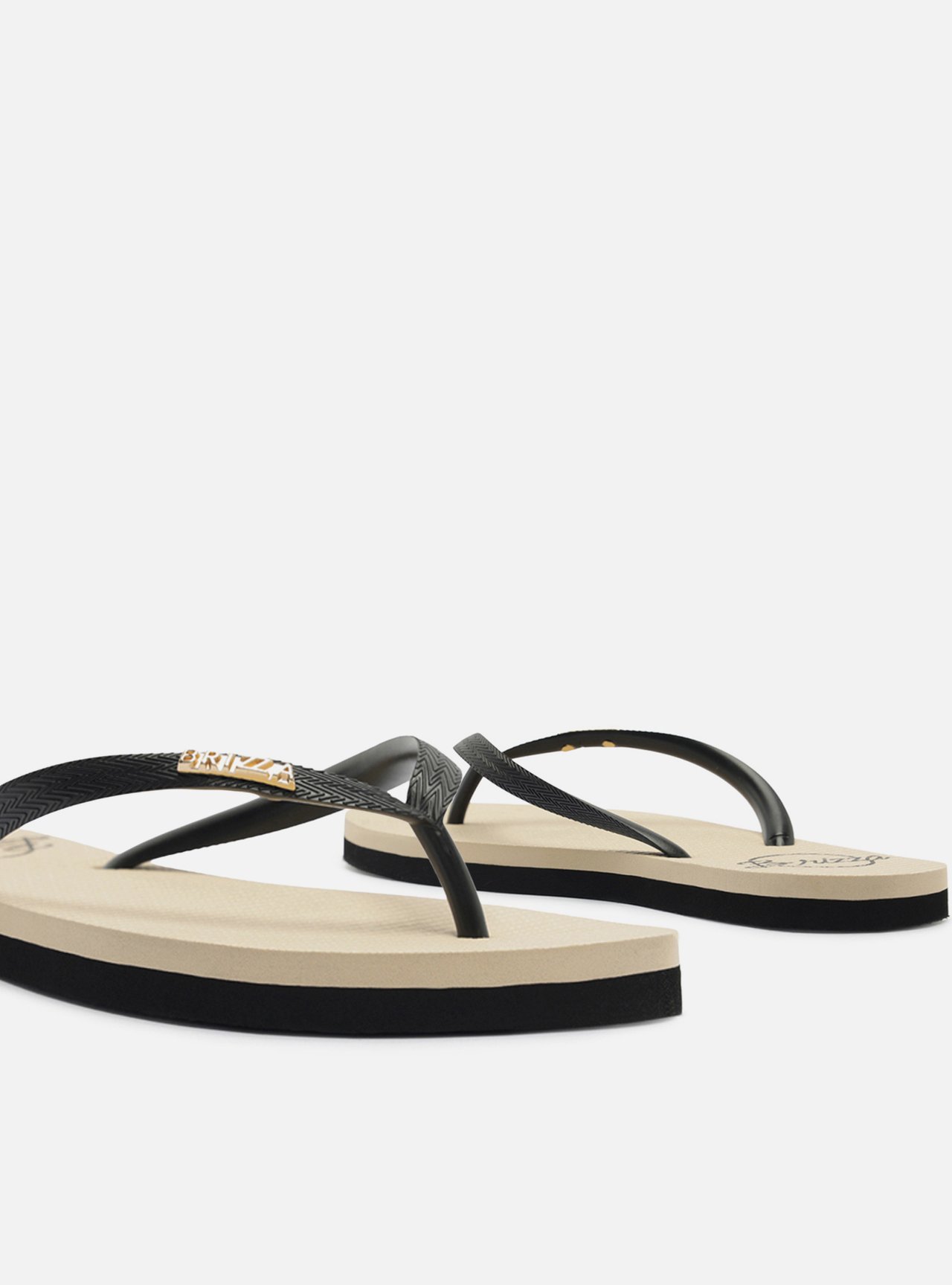 Chinelo de Dedo Preto Flatform Metais Brizza — foto 4