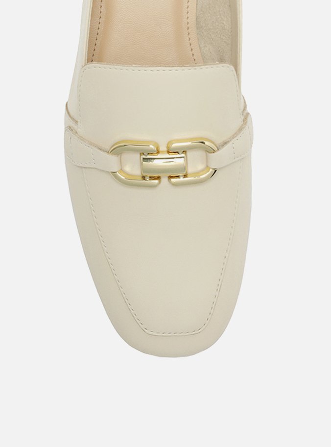 Mocassim Off-White Bico Quadrado Rasteiro
