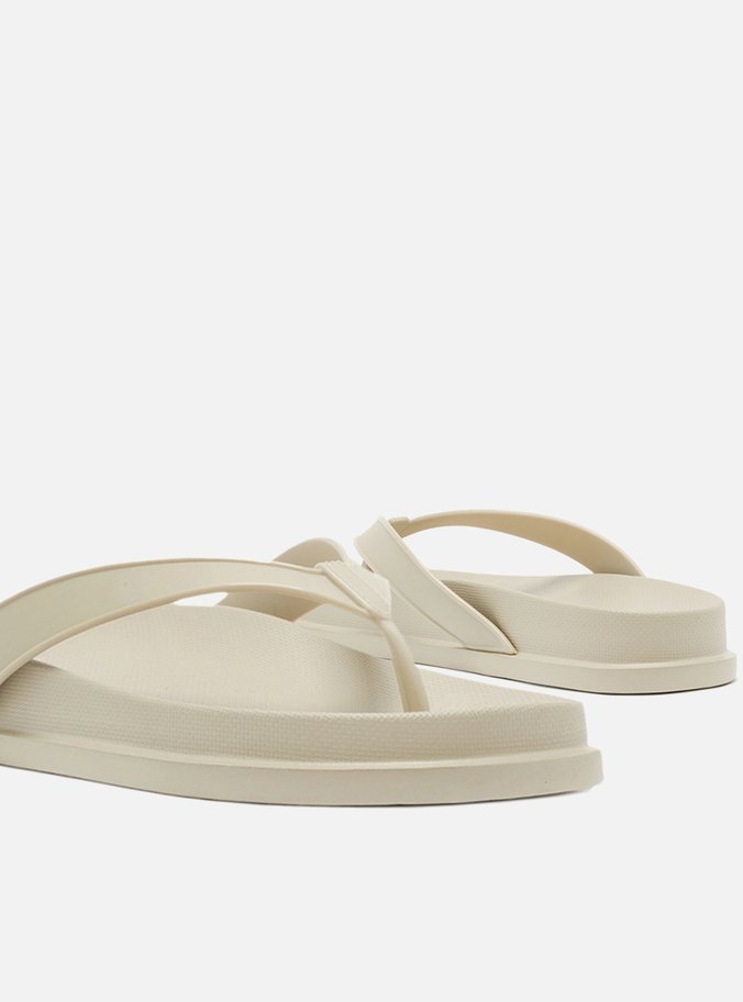 Chinelo de Dedo Cinza Lara Brizza