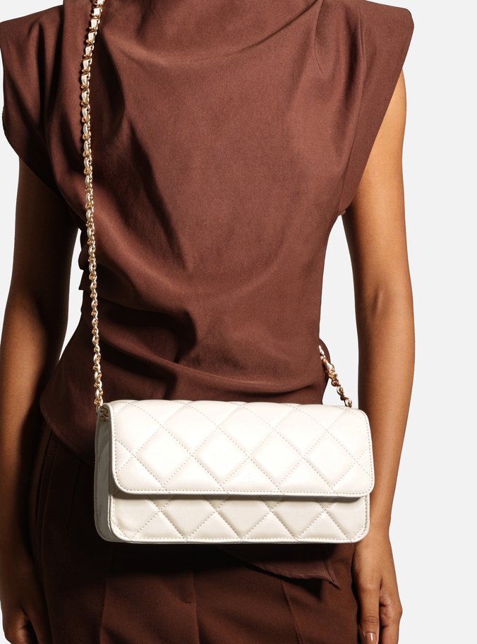 Bolsa Tiracolo Branca Média Matelassê Corrente