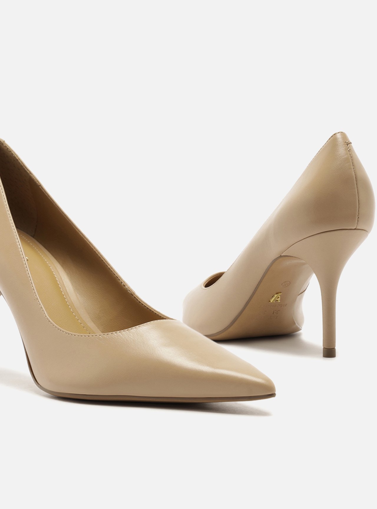 Scarpin Nude Couro Salto Fino Essencial 85 — foto 4