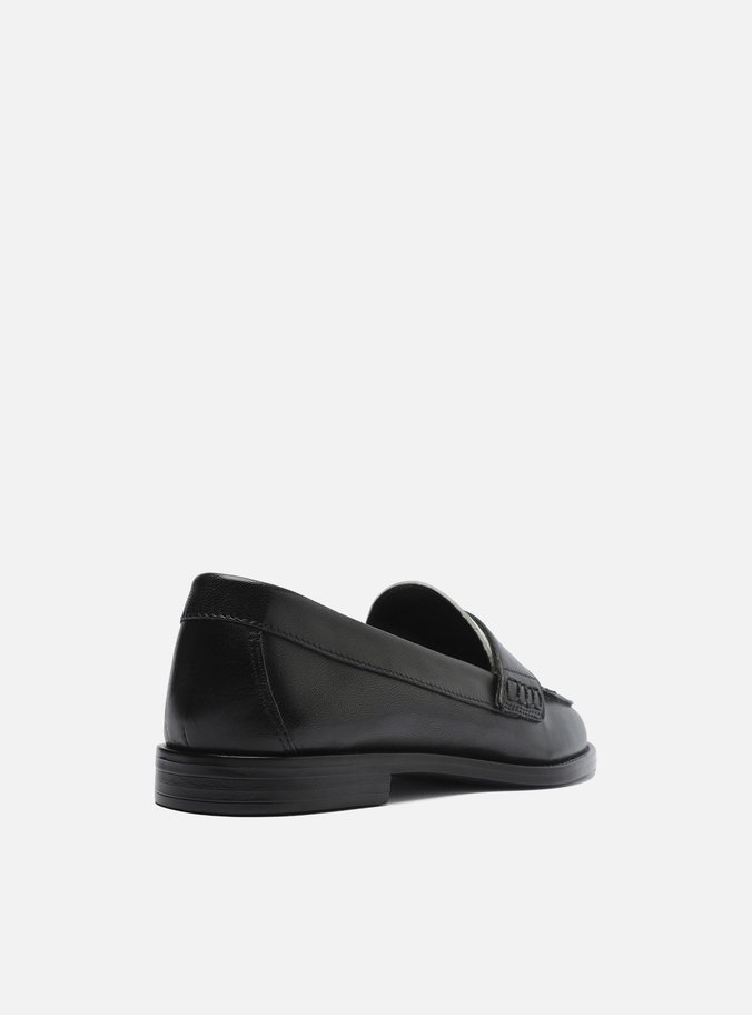 Mocassim Preto Couro Bico Redondo Tira Branco