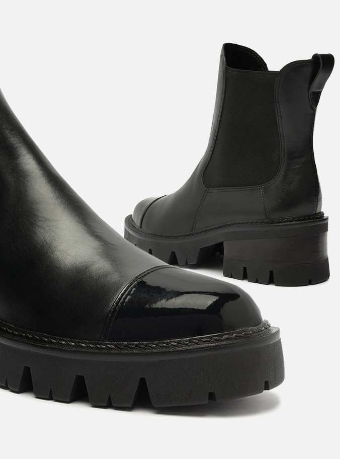 Bota Preta Couro Cano Médio Tratorada Elástico