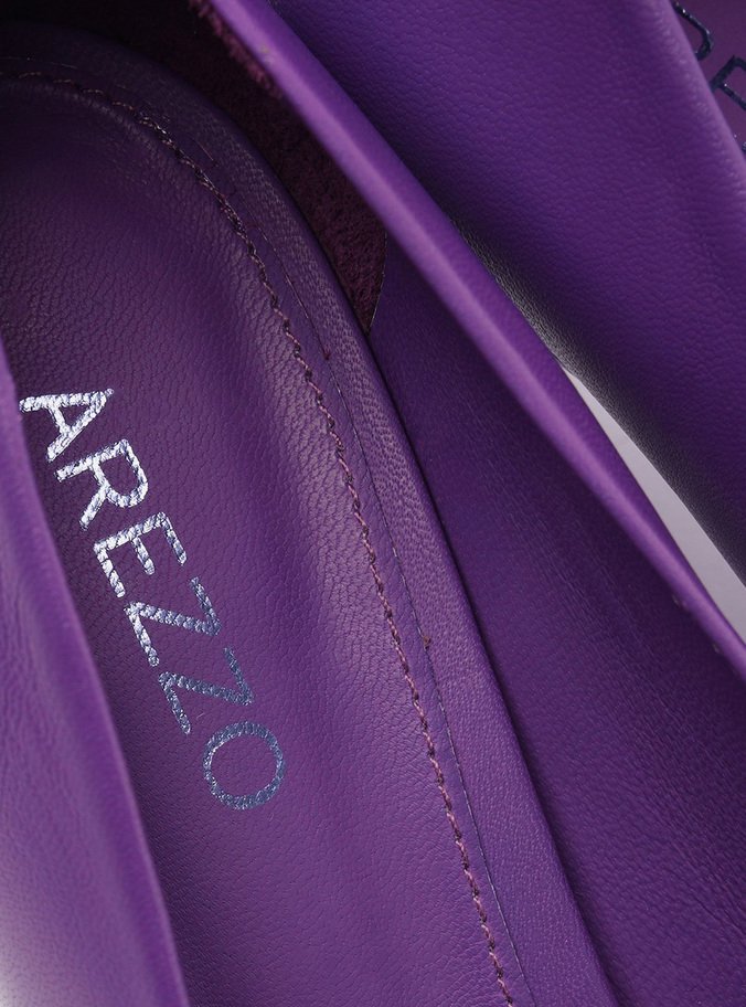 Scarpin Roxo Couro Salto Fino Baixo