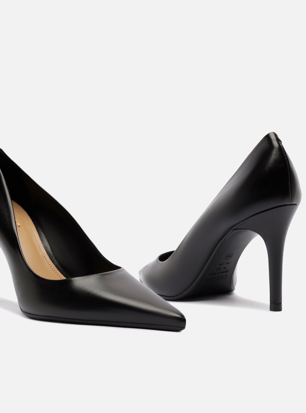 Scarpin Couro Preto — foto 4