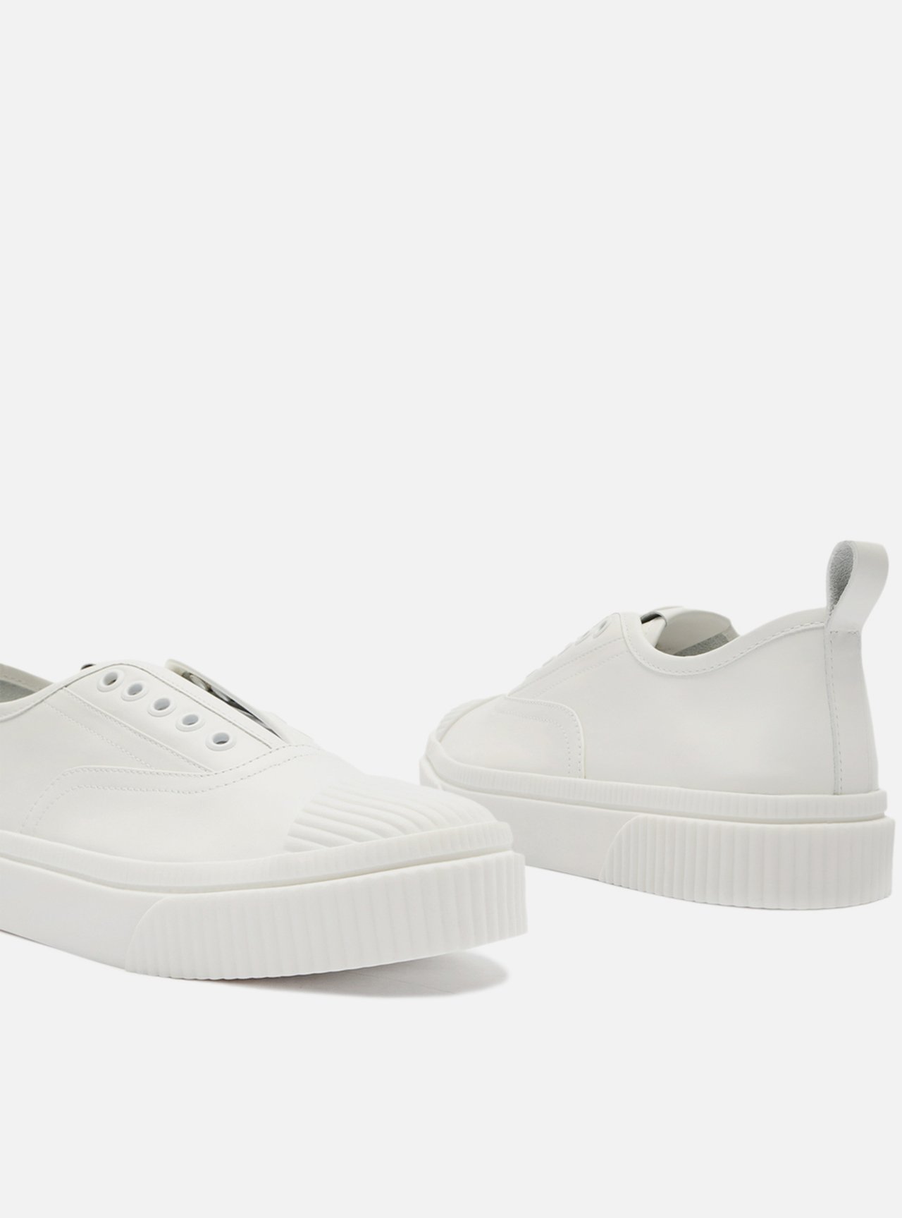 Tênis Slip On Branco Couro Ilhós — foto 4
