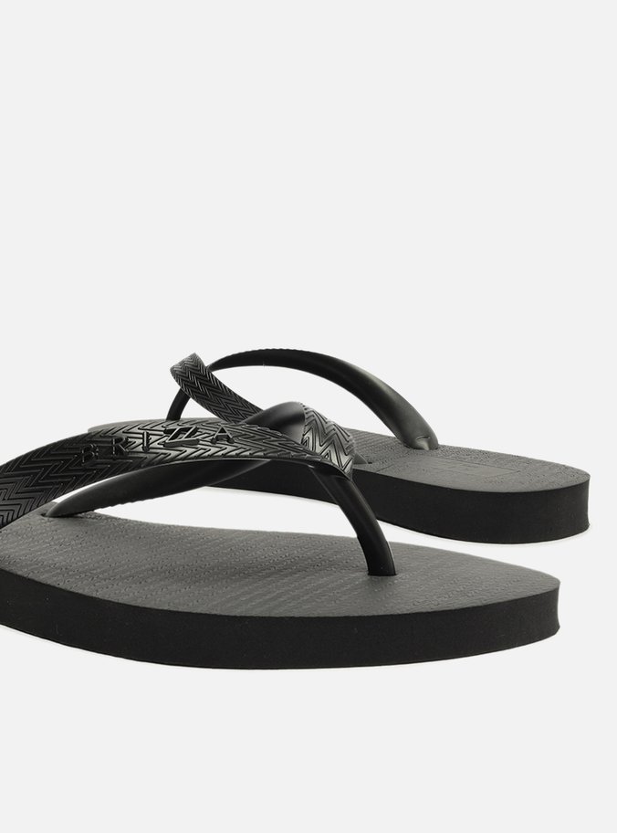 Chinelo de Dedo Preto Essential For All Brizza