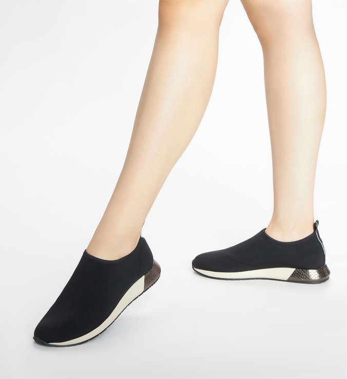 Tênis Slip On Estilo Esportivo Preto Fibra  Elástica