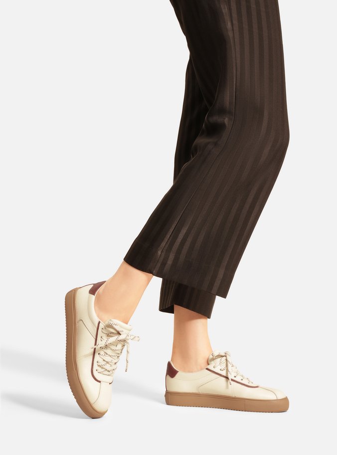 Tênis Off-White Couro Sola Baixa Básico