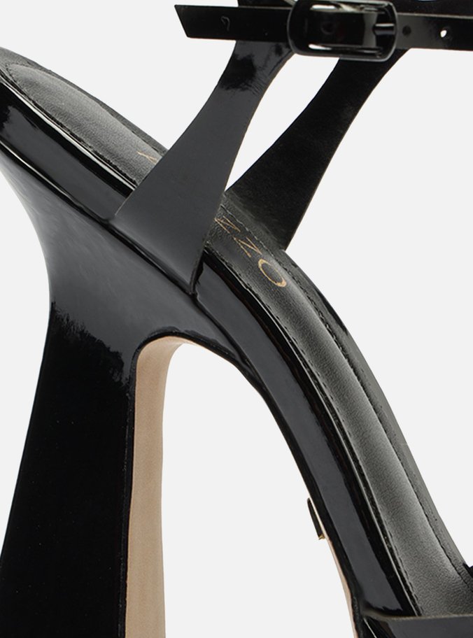 Scarpin Preto Verniz Meia Pata Bico Fino Paloma