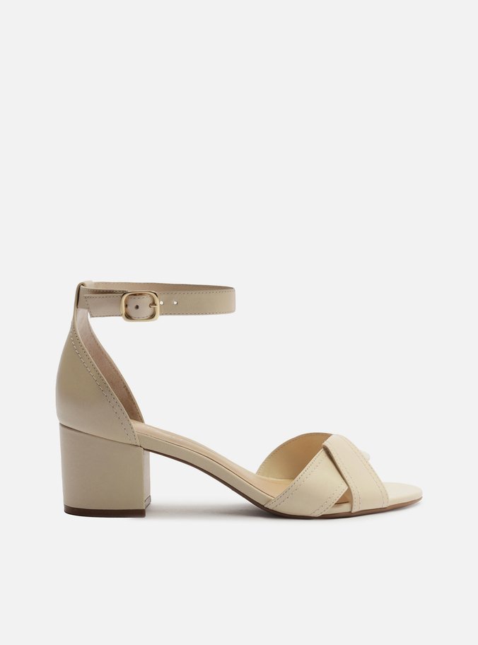 Sandália Off-White Couro Salto Bloco